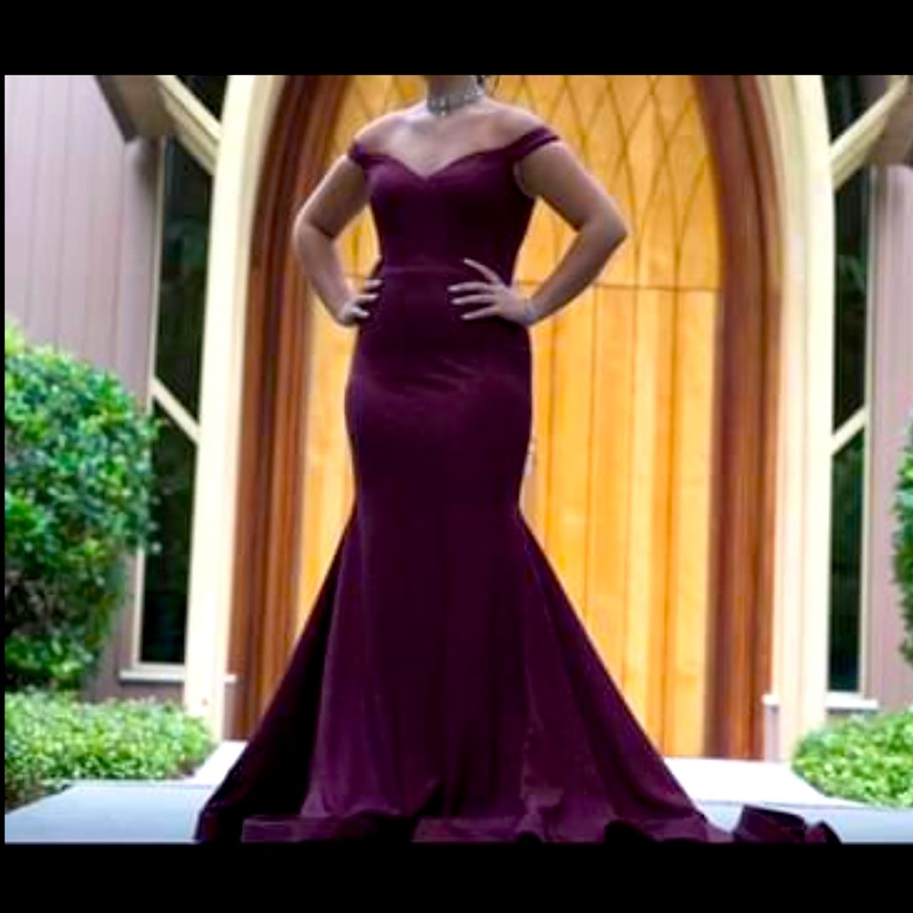 "Ravishing Rouge: The Burgundy Jovani Beauty"